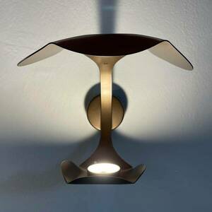 Knikerboker Le Gigine LED falilámpa, kávé kép
