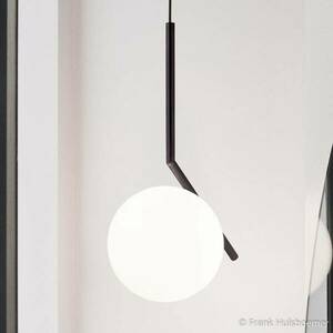 FLOS IC S2 designer függő lámpa, fekete Ø 30 cm kép