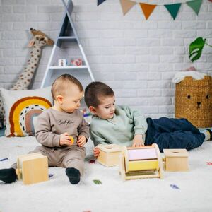 Montessori dobozok, fiókok gyerekeknek kép