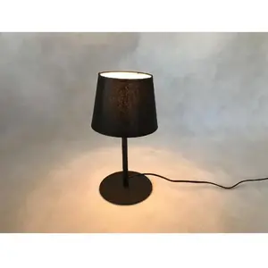 Kerek kis asztal fekete kép