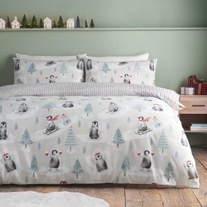 Natúr színű kétszemélyes flanel ágyneműhuzat 200x200 cm Brushed Christmas Penguins – Catherine Lansfield kép