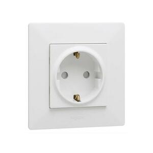 Legrand - SCHUKO fali aljzat 250V/16A kerettel NILOE STEP fehér LR0060+LR0115 kép
