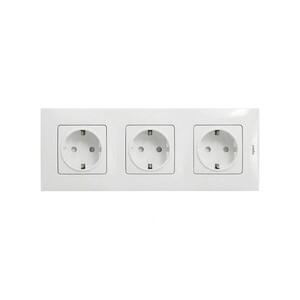 Legrand - Háztartási háromcsatlakozós SCHUKO aljzat 250V/16A NILOE kerettel, fehér LR0030+LR0113+LR0113+LR0113 kép
