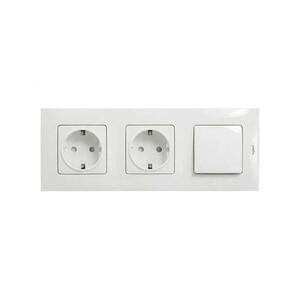 Legrand-Dupla háztartási SCHUKO aljzat 250V/16A és egy kapcsoló, NILOE kerettel, fehér LR0030+LR0113+LR0113+LR0022 kép