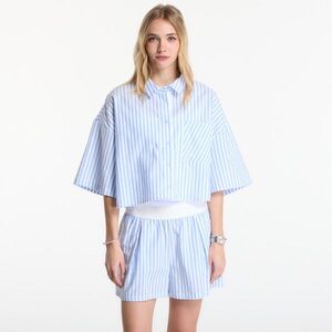 Ing Nike Sportswear Chill Poplin Women's Oversized Short-Sleeve Top Lt Photo Blue/ Hydrogen Blue/ Summit White XL kép