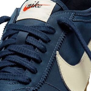 Divat edzőcipők Nike Moon Shoe Midnight Gum kép