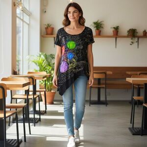 Női M-es fekete feliratos aszimmetrikus póló - Desigual kép