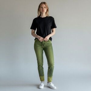 Női M-es zöld csipkés aljú farmernadrág - Miss Curry kép