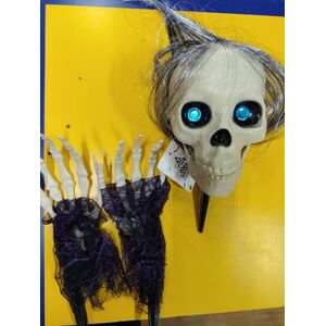 Kék szemű leszúrható koponya és kézfejeek, parti kellék, dekoráció - Halloween - ÚJ kép