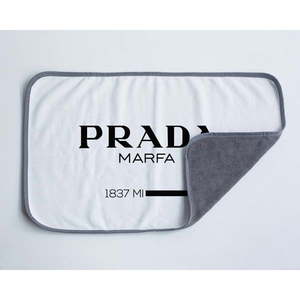 Čierno-biely uterák z mikrovlákna 45x70 cm Prada - Really Nice Things vyobraziť