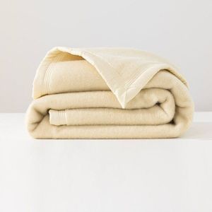 Dvojfarebná vlnená prikrývka 600g/m2 vyobraziť