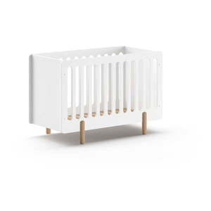 Biela postieľka z borovicového dreva 60x120 cm SMILE – Vipack vyobraziť