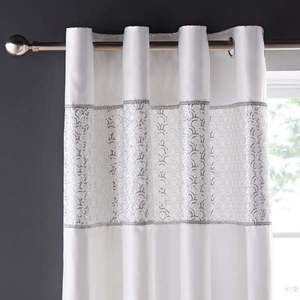 Biele závesy z mikrosaténu v súprave 2 ks 168x229 cm Deco Sequin – Catherine Lansfield vyobraziť