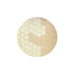 Okrovožltý prateľný ručne tkaný bavlnený okrúhly koberec ø 140 cm Honeycomb Golden – Lorena Canals vyobraziť