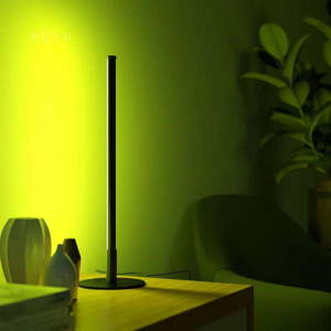 Čierna kovová LED stolová lampa na diaľkové ovládanie (výška 150 cm) Mini – Squid Lighting vyobraziť