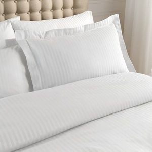 Damaskové obliečky na vankúše v súprave 2 ks 50x75 cm Satin Stripe – Catherine Lansfield vyobraziť