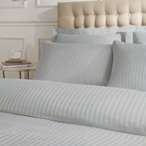 Damaskové obliečky na vankúše v súprave 2 ks 50x75 cm Satin Stripe – Catherine Lansfield vyobraziť