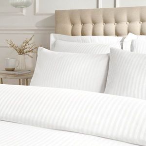 Damaskové obliečky na vankúše v súprave 2 ks 50x75 cm Satin Stripe – Catherine Lansfield vyobraziť
