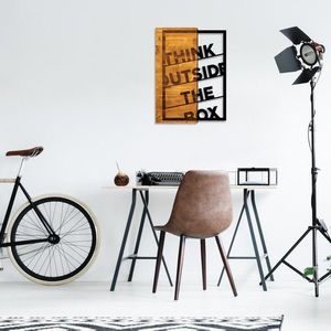 Dekoratívny drevený doplnok na stenu Think Outside The Box vyobraziť