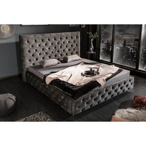Chesterfield posteľ PALLAS Dekorhome vyobraziť