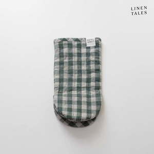 Ľanová kuchynská rukavica Forest Green Gingham – Linen Tales vyobraziť
