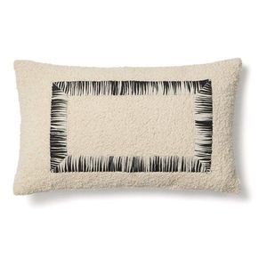Obliečka na vankúš z materiálu buklé 50x30 cm Enari – Kave Home vyobraziť