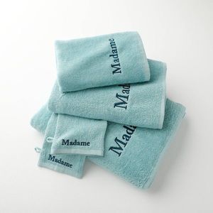 Kolekcia kúpeľňového textilu zn. Colombine®, 420g/m2 s výšivkou MADAME vyobraziť