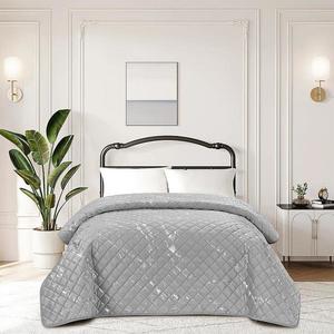 Prikrývka na posteľ Sofi 2504-7 sivá 220x250 cm vyobraziť
