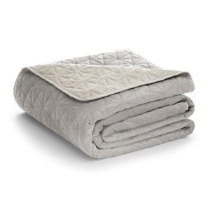Sivobéžový zamatový prešívaný pléd 240x260 cm Laila – Restilo vyobraziť
