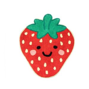 Červený bavlnený detský koberec 60x52 cm Strawberry – Sass & Belle vyobraziť