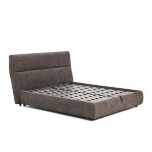 Tmavohnedá čalúnená dvojlôžková posteľ zo ženilky s úložným priestorom s roštom 160x200 cm Dafra – Kave Home vyobraziť