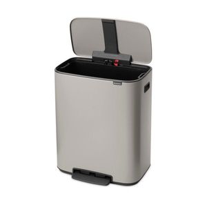 Svetlosivý pedálový oceľový odpadkový kôš 60 l Bo – Brabantia vyobraziť
