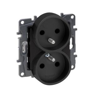 Legrand - Dvojitá domová zásuvka bez rámčeka 250V/16A NILOE STEP čierna 863532 vyobraziť