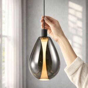 Lampa wisząca Denso 20 szklana czarna z kloszem dymionym nad stół do jadalni vyobraziť
