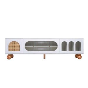 OKWISH TV stolík 170/47/37 cm biely z drevotriesky s posuvnými sklenenými dverami a výpletom v ratanovom vzhľade vyobraziť
