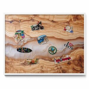 TULUP MAGNETICKÁ TABUĽA 80x60 cm biely rám – Drevo so živicou vyobraziť