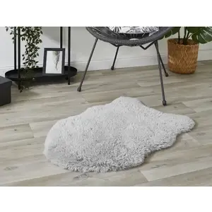 Umelá kožušina Alpa 50x80 cm, strieborná% vyobraziť