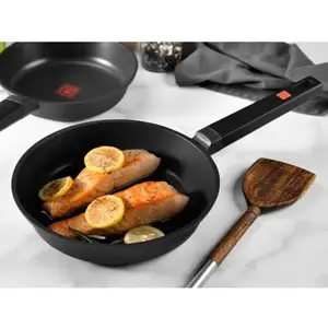 Panvica MasterPro Excellence, 20 cm% vyobraziť