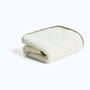 Biely/zelený froté bavlnený uterák 50x90 cm Sedora – Kave Home vyobraziť