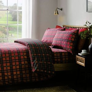 Červené/tmavozelené obliečky na dvojlôžko 230x220 cm Tartan Check – Catherine Lansfield vyobraziť