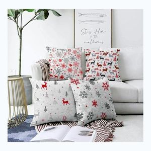 Obliečky na vankúše v súprave 4 ks s vianočným motívom 43x43 cm Merry Christmas – Mila Home vyobraziť